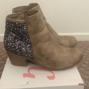 JG silver glitter bootie